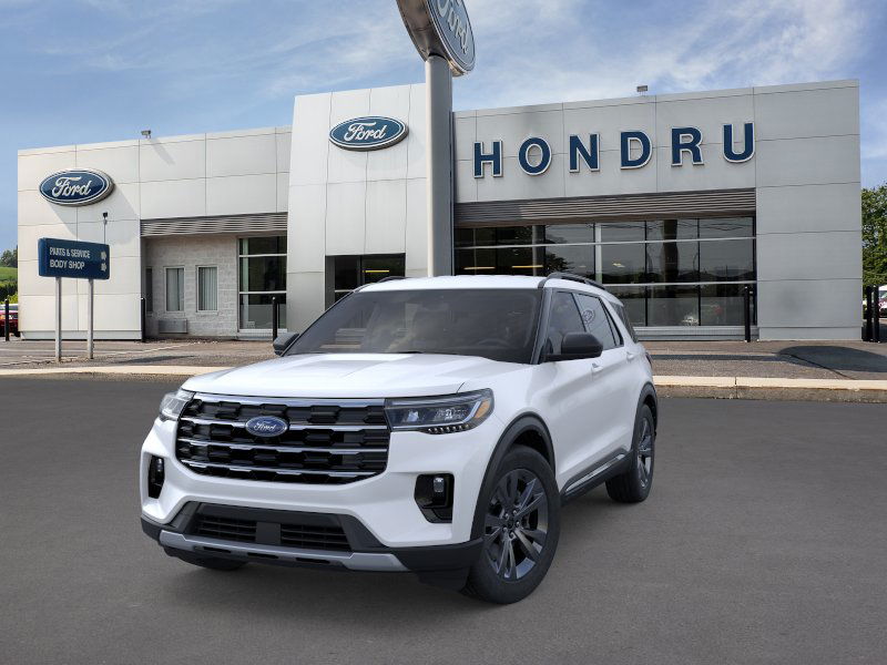 2025 Ford Explorer photo 2
