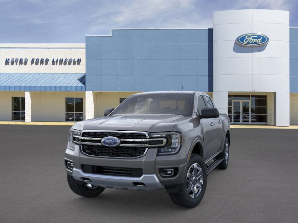 New 2025 Ford Ranger XLT SuperCrew