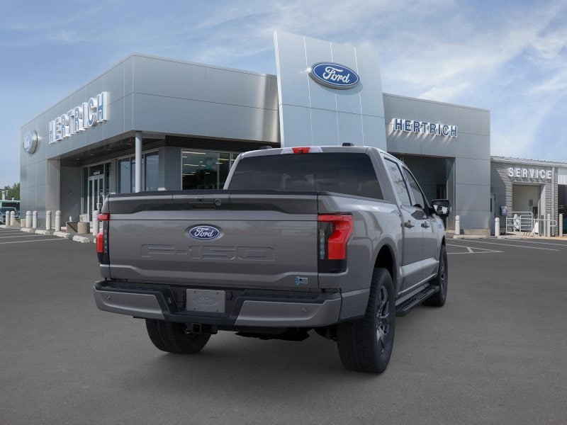 2025 Ford F-150 Lightning Flash 4WD Supercrew 5.5 Box Truck SuperCrew Cab