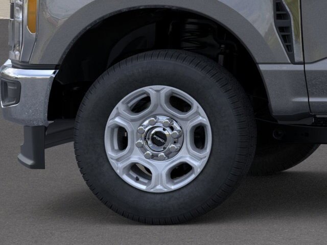 2025 Ford F-350 Super Duty Chassis Cab XLT - Photo 41