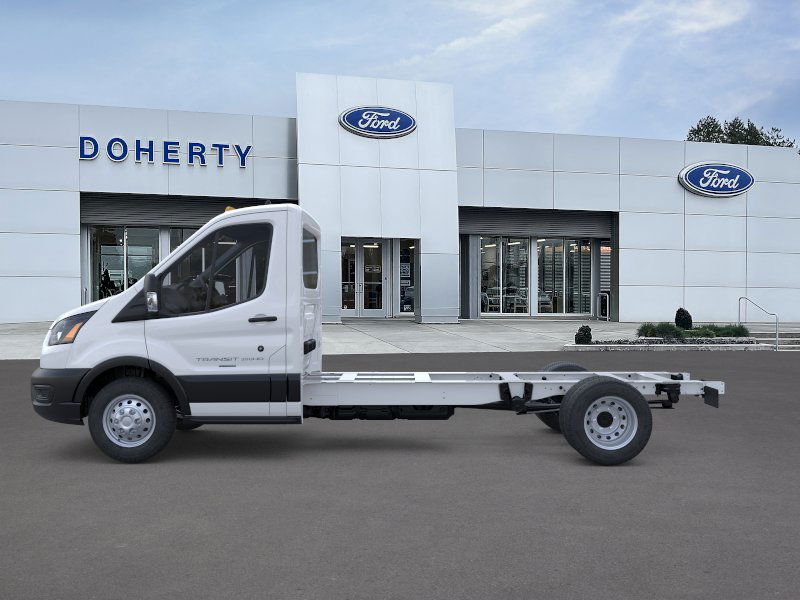 2025 Ford Transit Chassis photo 3