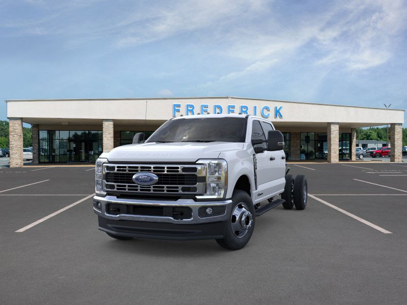 2025 Ford Super Duty F-350 DRW F-350 XL 4WD Crew Cab 179 WB 60 CA