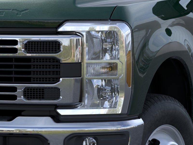 2025 Ford F-350 Super Duty Chassis Cab XL - Photo 18