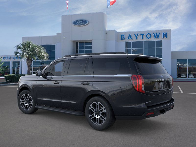 2025 Ford Expedition photo 3