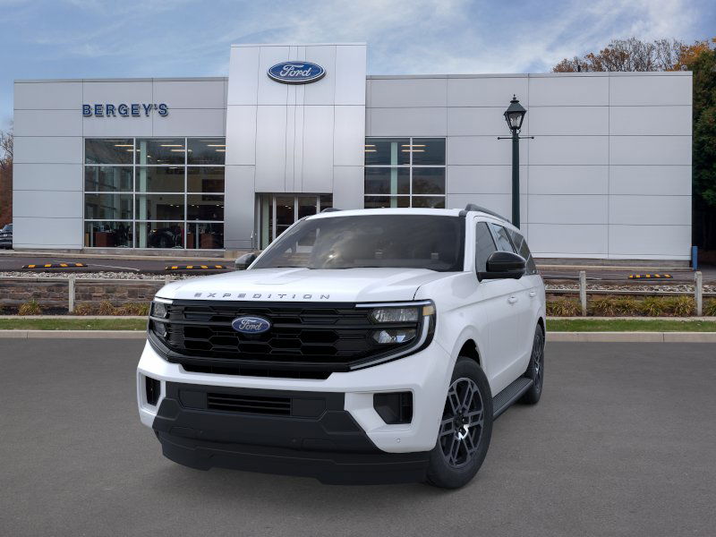 2025 Ford Expedition photo 2