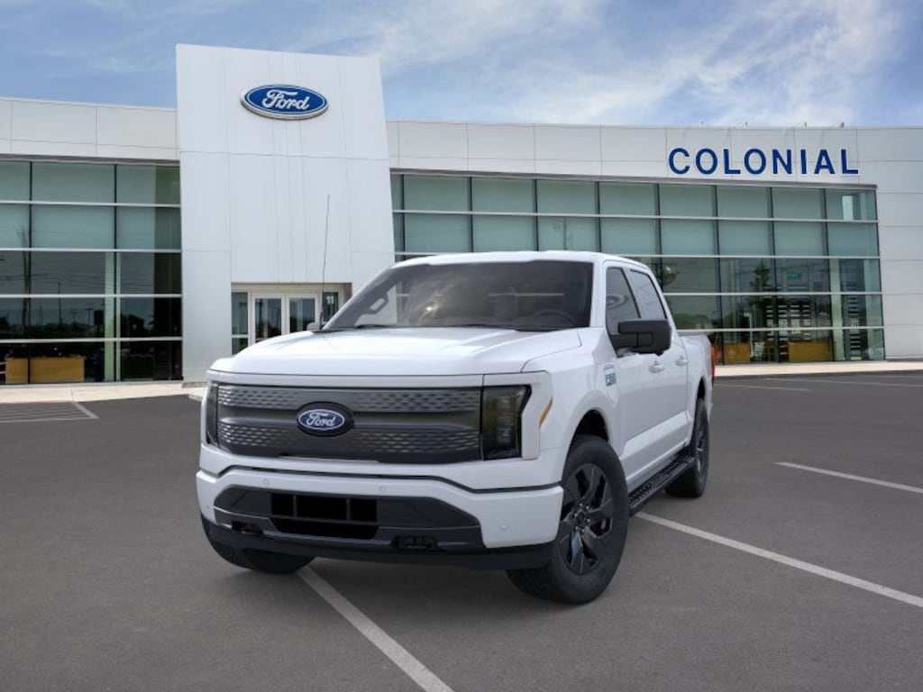 New 2025 Ford F-150 Lightning Flash 4WD Supercrew 5.5 Box Truck SuperCrew Cab