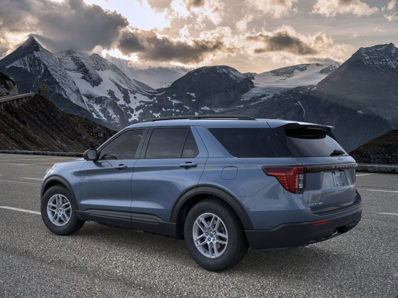 2026 Ford Explorer photo 4