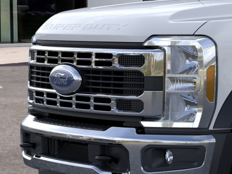 2025 Ford F-600 Super Duty Chassis Cab XL - Photo 39