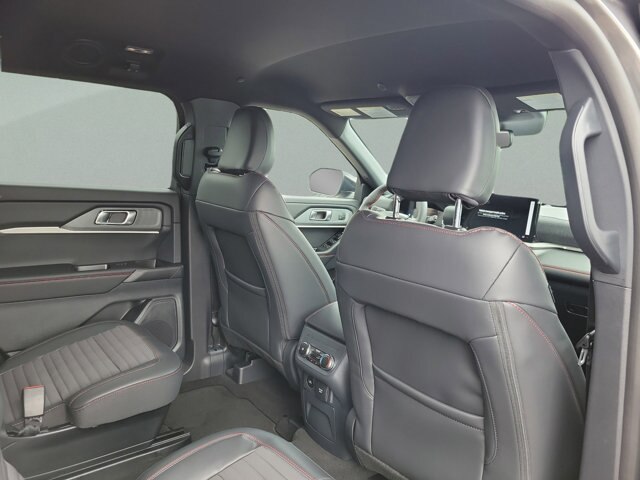 2026 Ford Explorer ST-Line - Photo 56