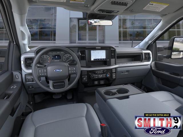 2025 Ford F-600 Super Duty Chassis Cab XL - Photo 35
