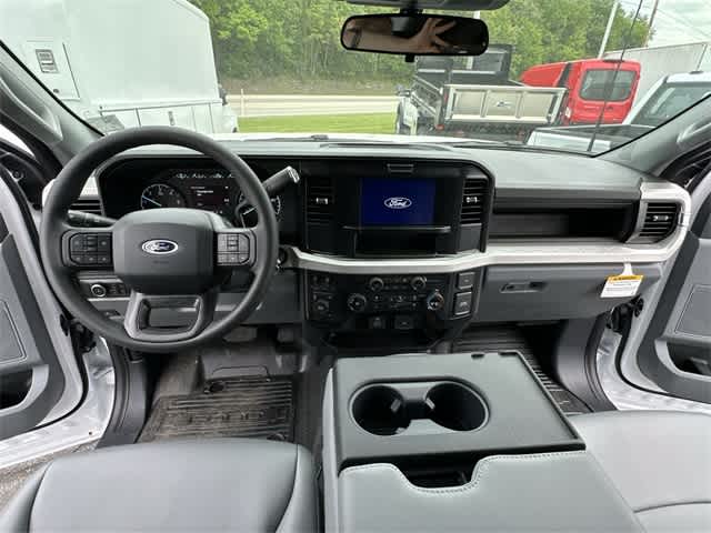 Thumbnail: 2025 Ford Econoline - 41