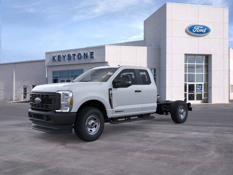2026 Ford F-350 Super Duty Chassis Cab XL's photo
