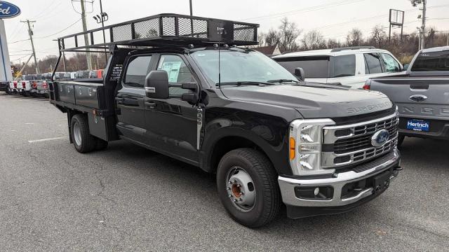 2023 Ford Super Duty F-350 DRW F-350 XL Truck Crew Cab