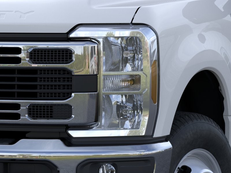 2026 Ford F-350 Super Duty Chassis Cab XL - Photo 30