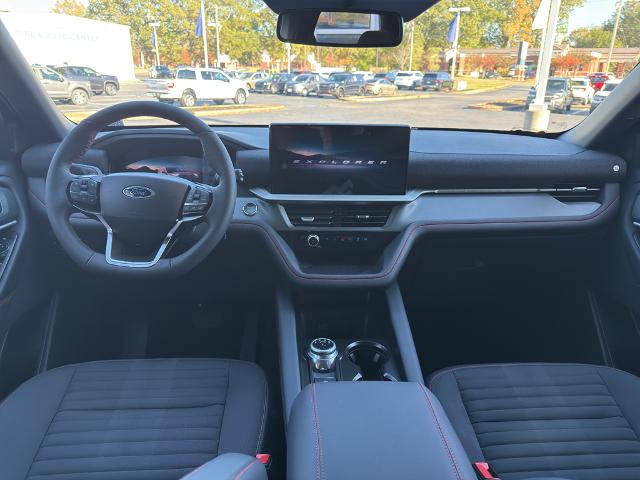 2026 Ford Explorer ST-Line - Photo 33