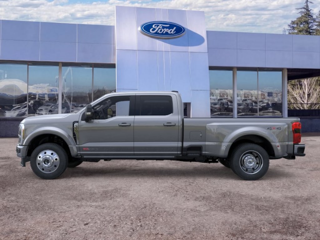 New 2026 Ford F-450 Lariat DRW Truck Crew Cab