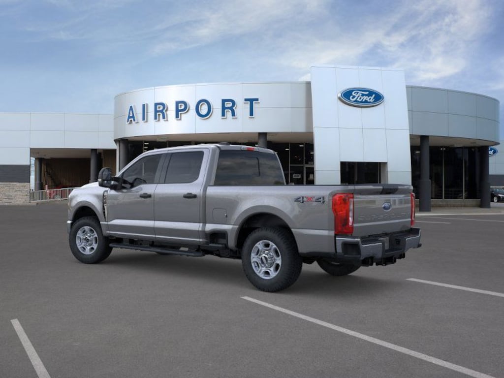 New 2026 Ford F-250 XLT Truck Crew Cab