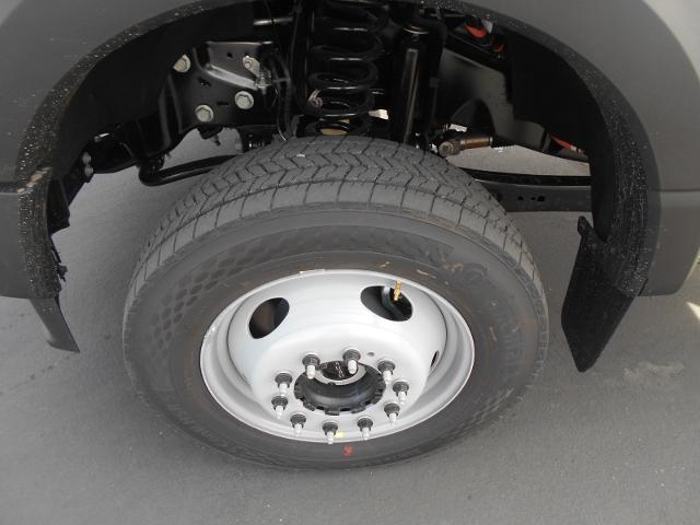 2025 Ford F-550 Super Duty Chassis Cab XL - Photo 37