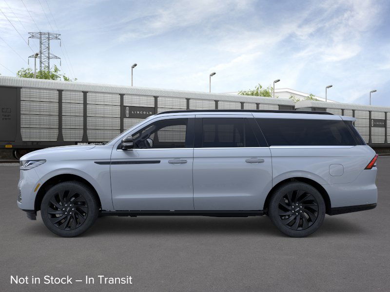 2025 Lincoln Navigator L Reserve photo 3
