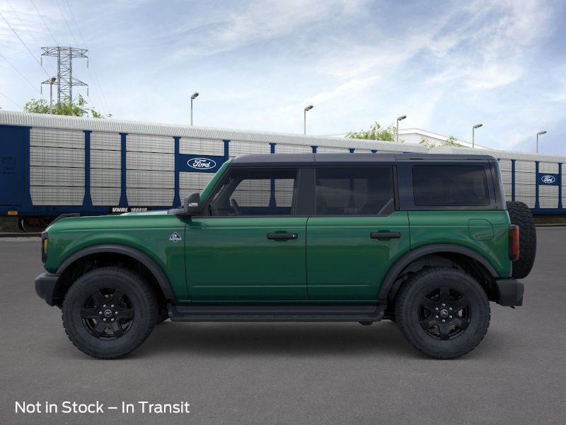 2025 Ford Bronco Outer Banks photo 3