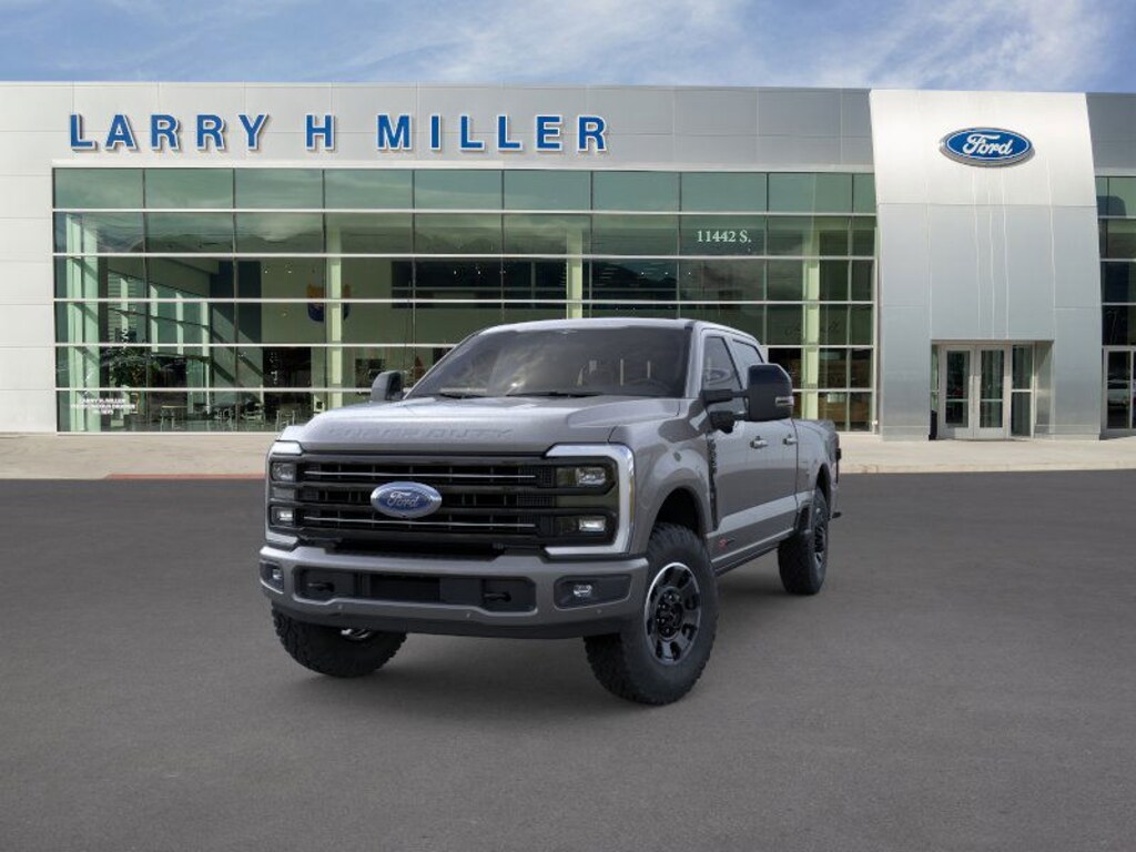 New 2026 Ford Super Duty F-350 SRW Platinum 4WD Crew Cab 6-3/4' Box V8 Engine