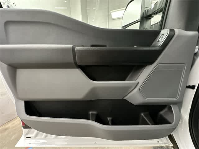 Thumbnail: 2025 Ford Econoline - 40