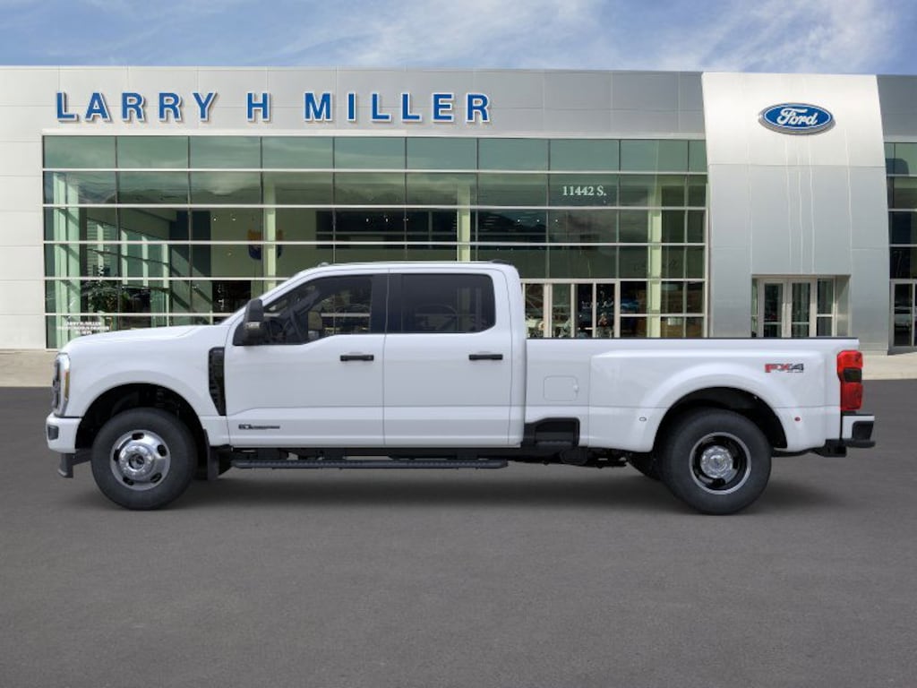 New 2026 Ford Super Duty F-350 DRW XL 4WD Crew Cab 8' Box V8 Engine