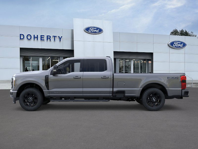 2025 Ford F-350 Lariat photo 3