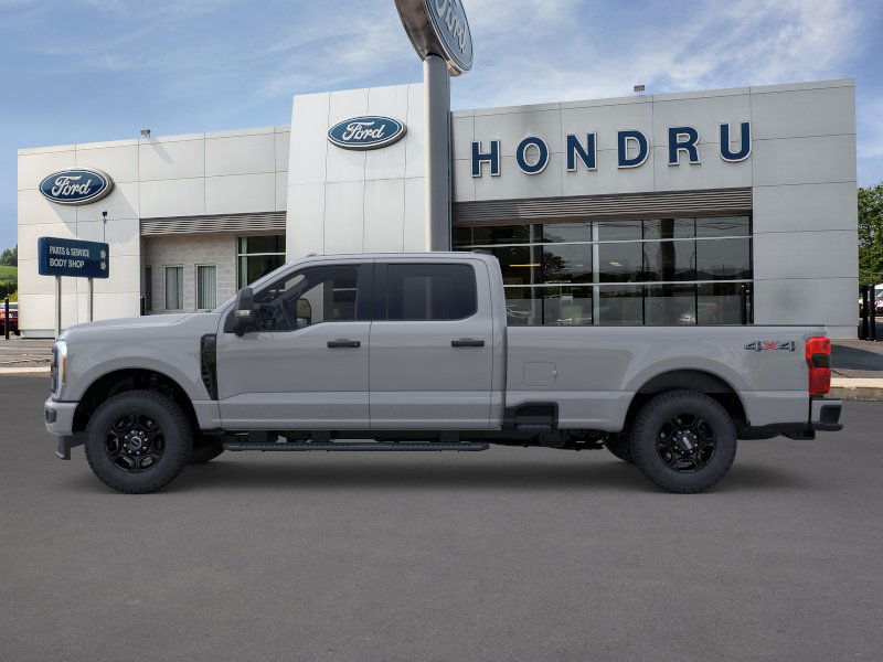 2025 Ford F-250 photo 3