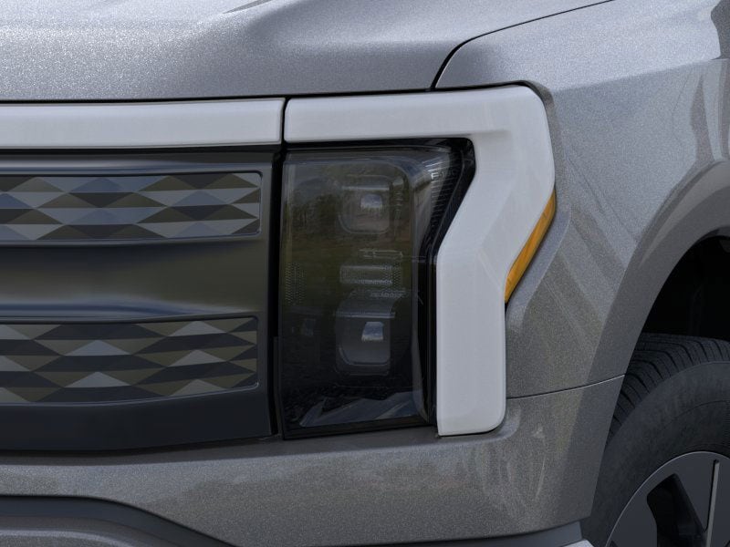 2025 Ford F-150 Lightning Lariat 18
