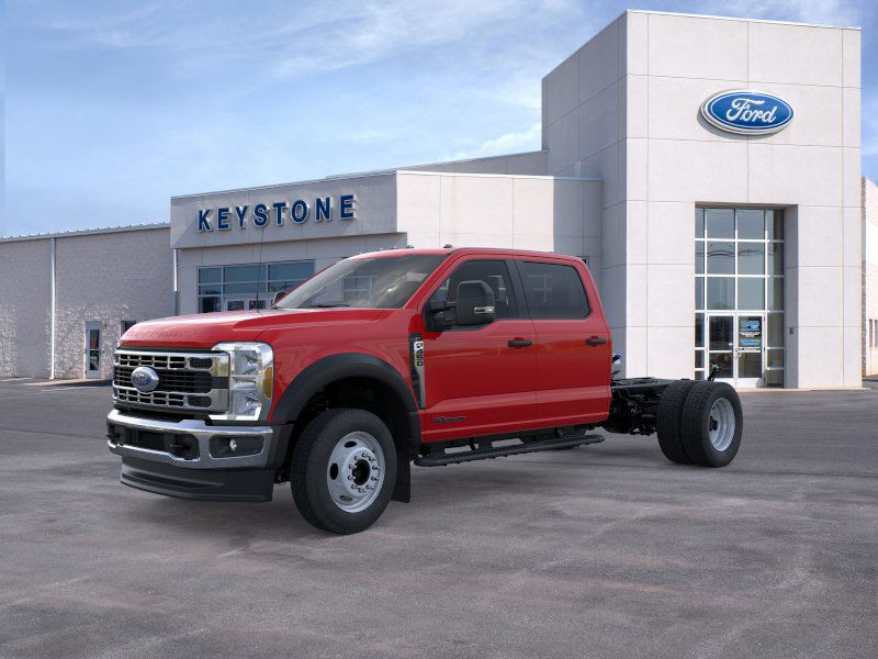 2025 Ford F-450 Super Duty Chassis Cab XLT's photo