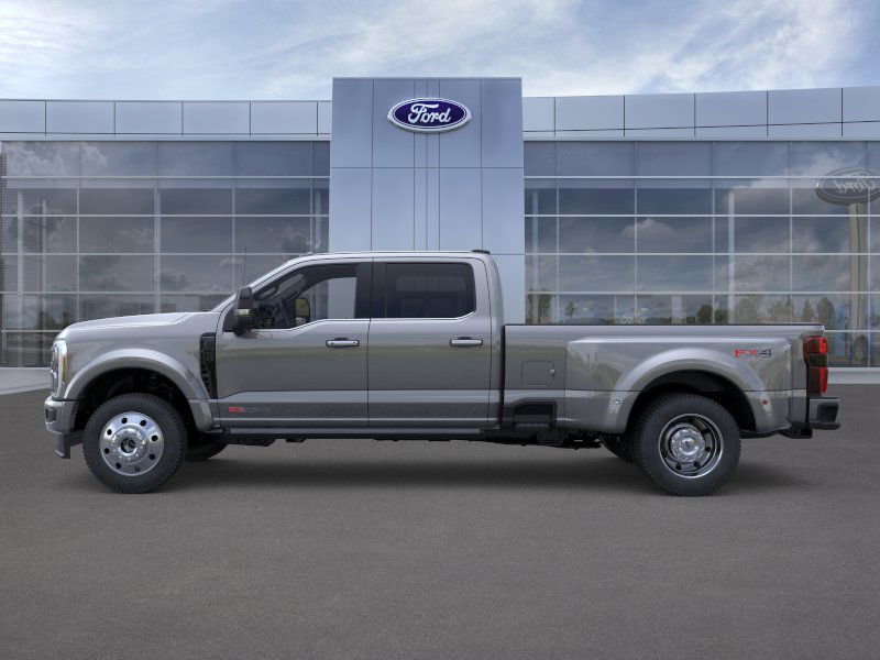2026 Ford F-450 Platinum photo 3