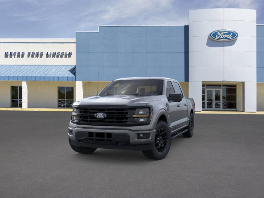 New 2025 Ford F-150 XLT Crew Cab