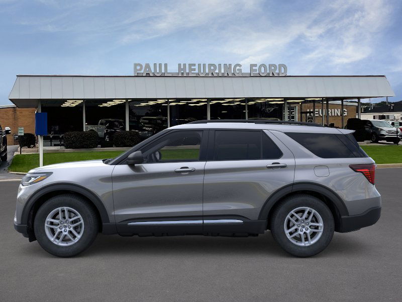 2025 Ford Explorer photo 3