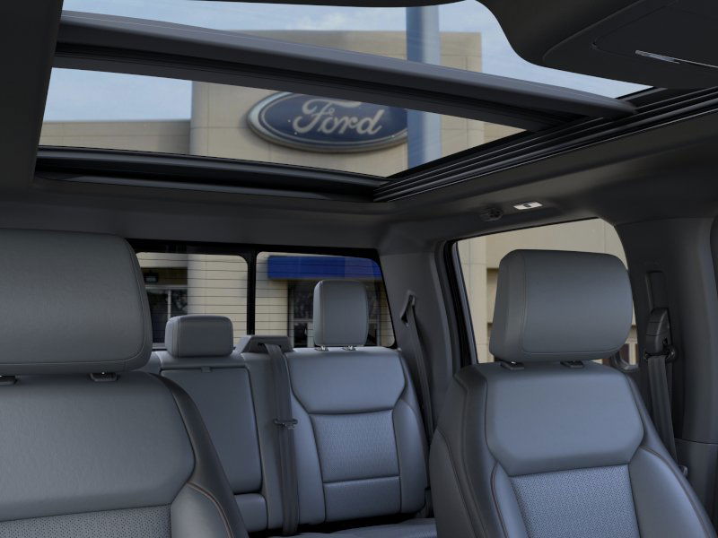 2025 Ford F-150 Lightning Lariat photo 20