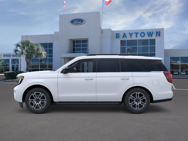 2025 Ford Expedition photo 3