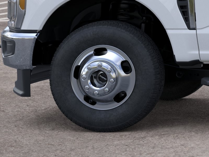 2026 Ford F-350 Super Duty Chassis Cab XL - Photo 41