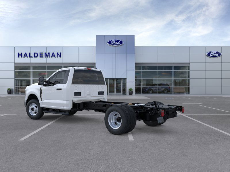 2025 Ford F-350 photo 4