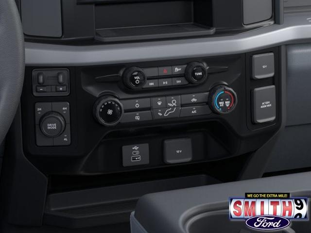 2025 Ford F-600 Super Duty Chassis Cab XL - Photo 42
