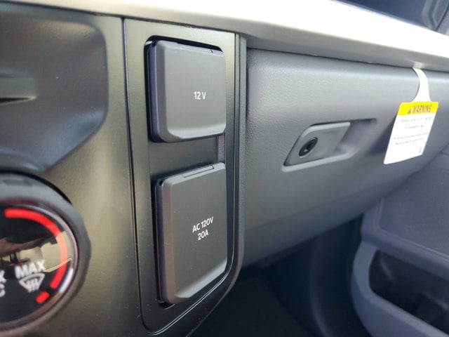 2025 Ford F-350 Super Duty XLT - Photo 59