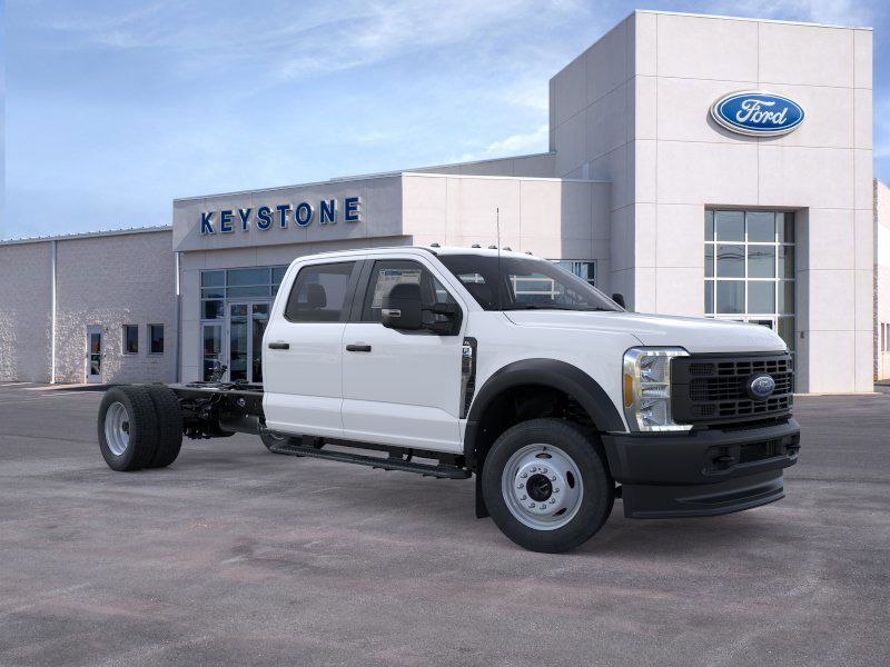 2025 Ford F-550 photo 7