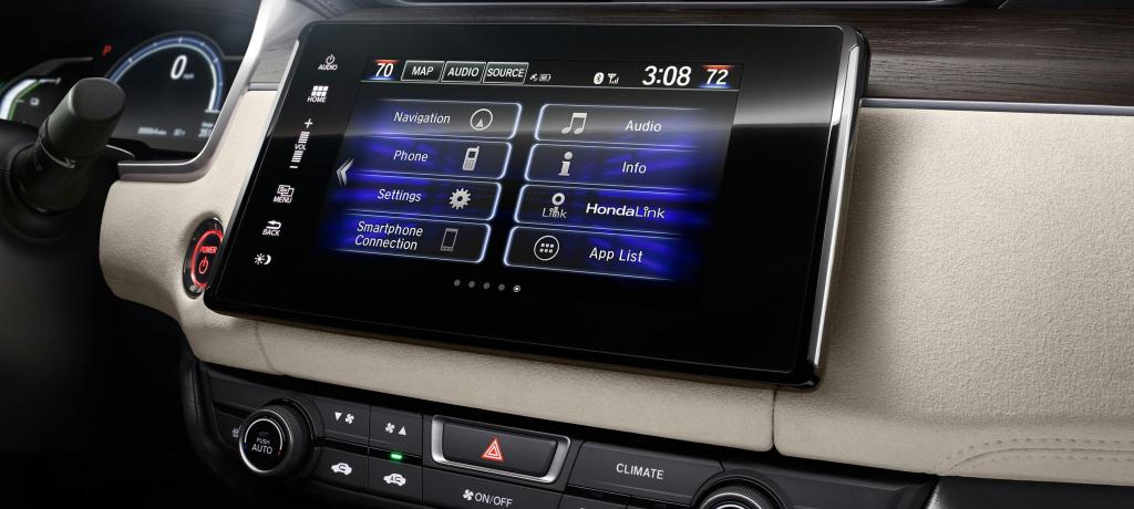 2018-clarity-phev-8-in-display-audio-1400-2x