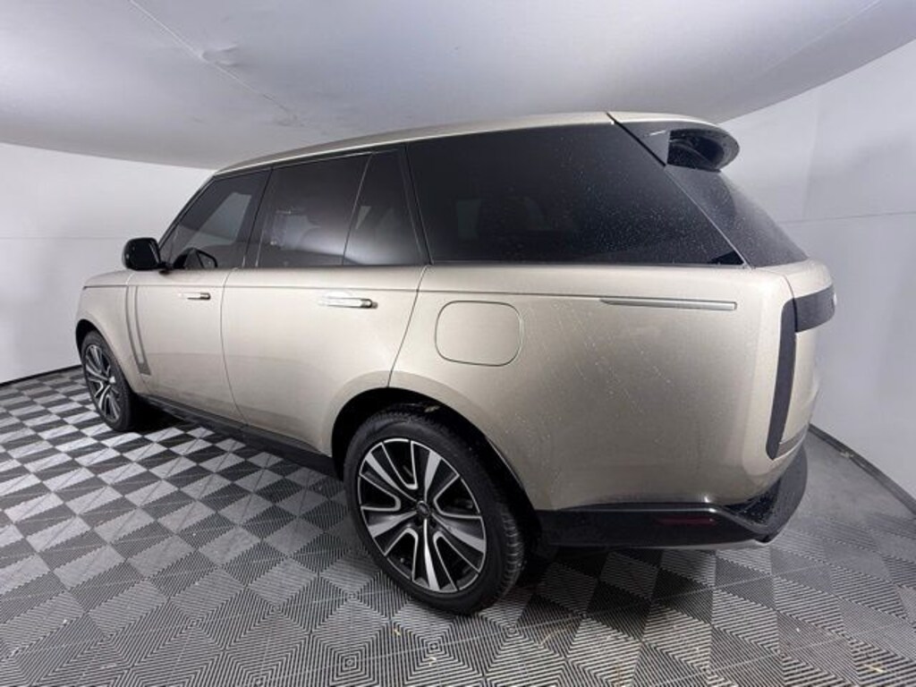 Used 2025 Land Rover Range Rover Plug-In Hybrid SE SUV