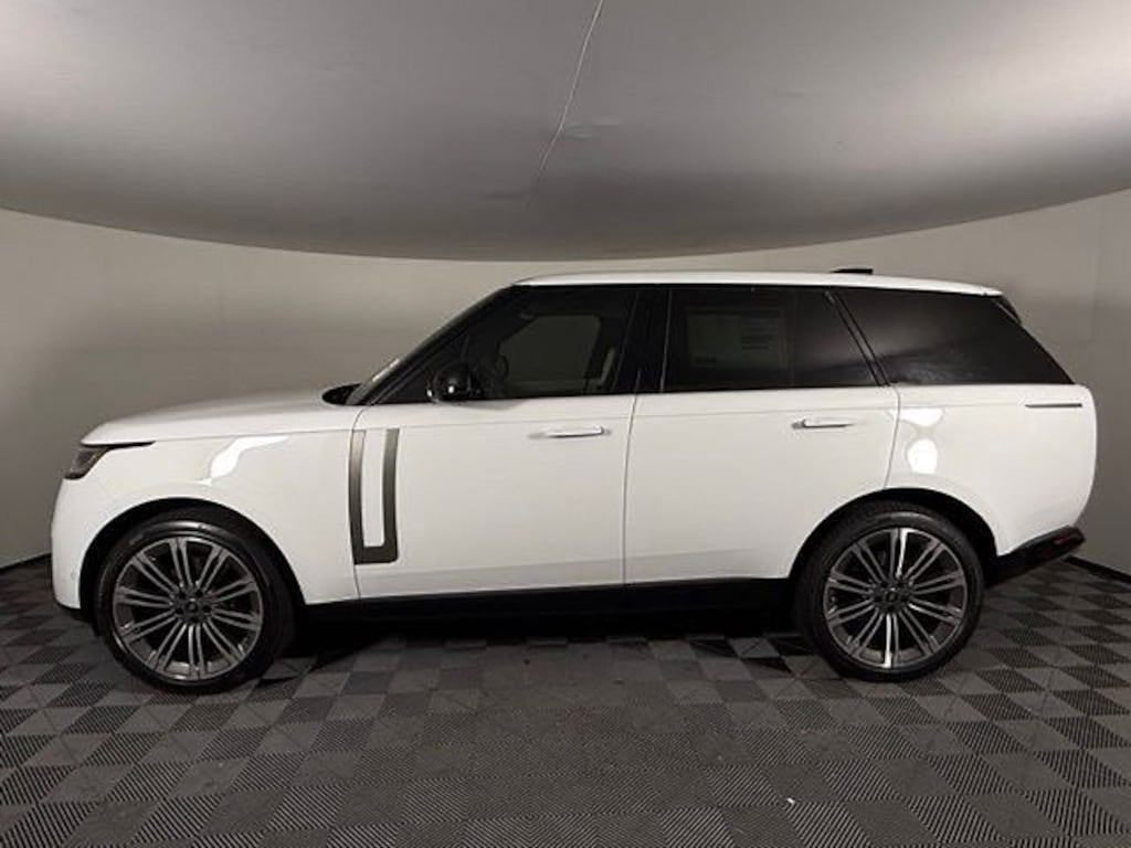 New 2025 Land Rover Range Rover SE SUV