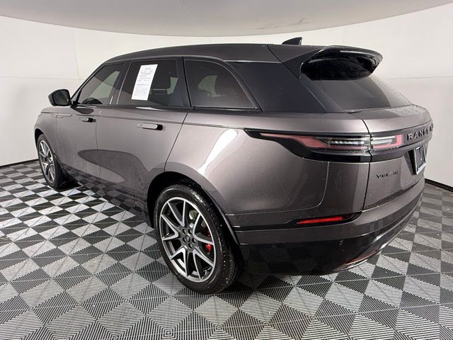 2025 Land Rover Range Rover SE photo 4