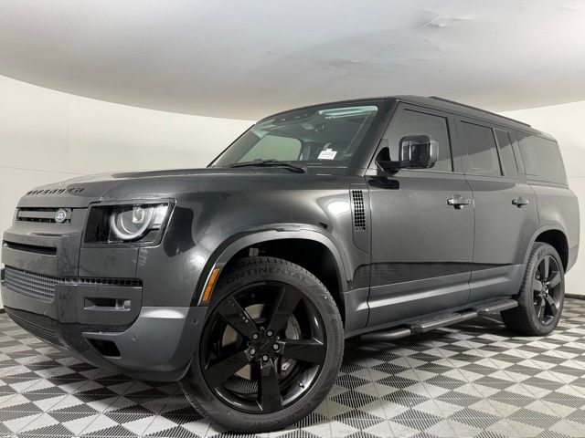 2026 Land Rover Defender S's photo