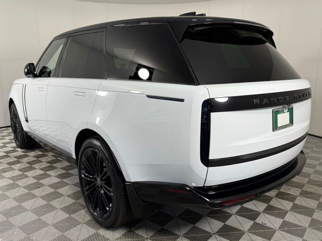 2025 Land Rover Range Rover SE photo 4