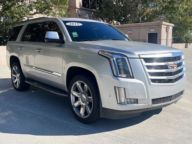 2019 Cadillac Escalade Luxury photo 3