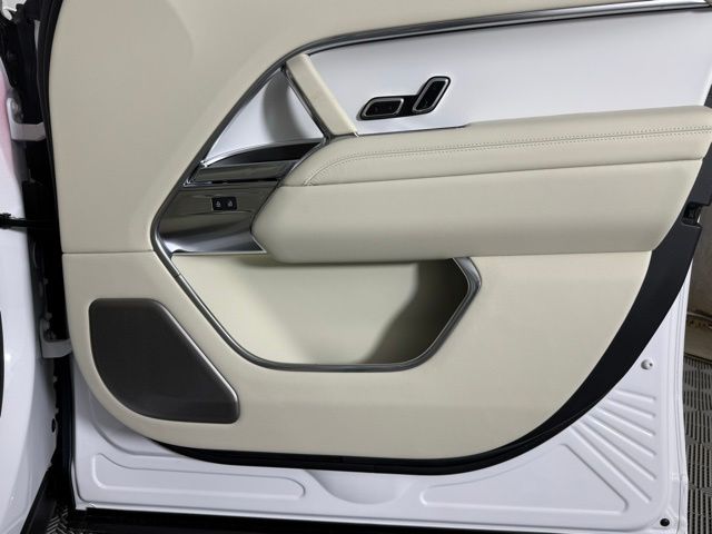 2026 Land Rover Range Rover SV - Photo 33