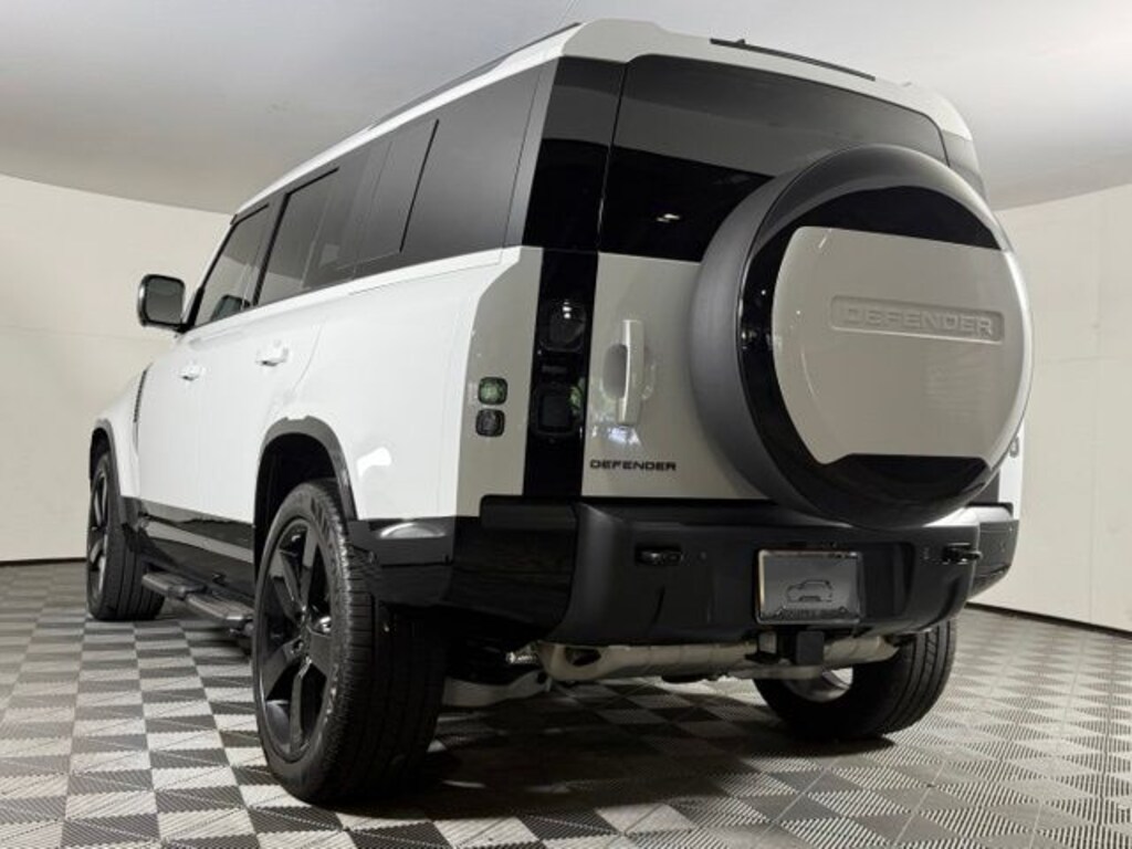 Used 2026 Land Rover Defender 110 X-Dynamic SE SUV